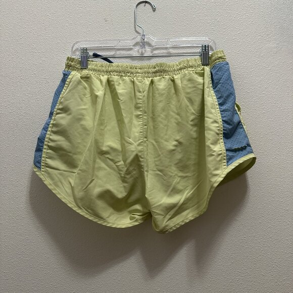 Under Armour Women's Shorts Size Large - Picture 2 of 5